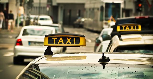 Taxi gare : comment estimer le prix et la durée d’un trajet ?