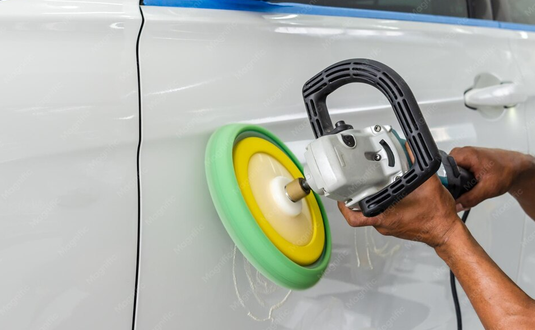 Peinture auto : les étapes pour préparer le support avant une application