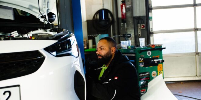 Carrosserie : pourquoi le nettoyage fréquent empêche l&rsquo;accumulation de polluants?