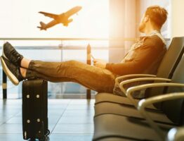 Le panneau d&rsquo;accueil est-il inclus dans le prix du transfert vers où depuis la gare ou l’aéroport ?